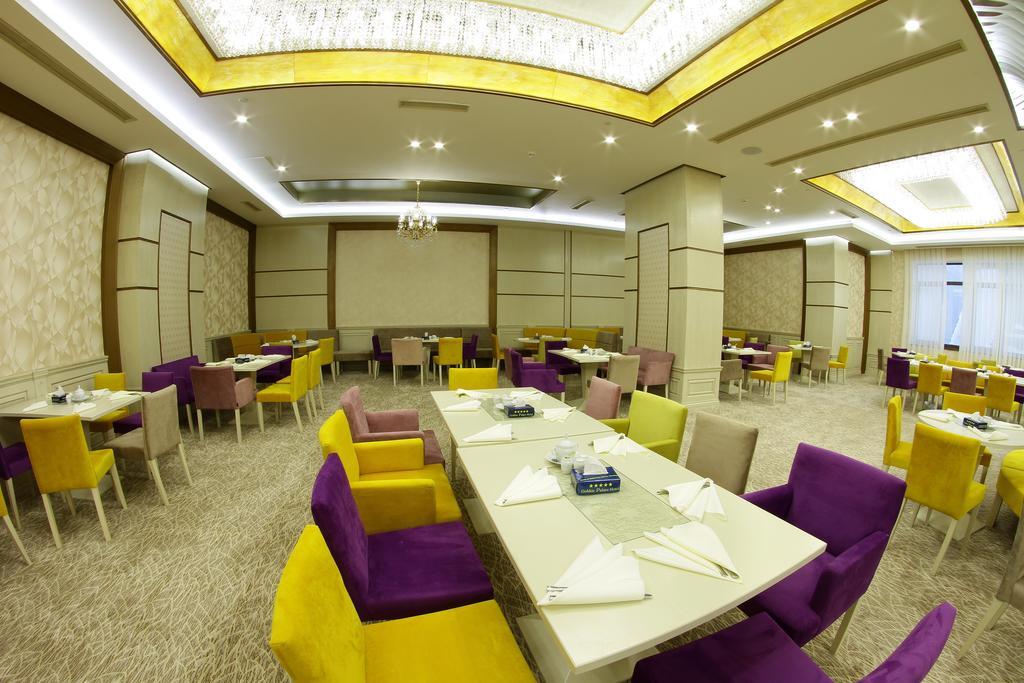 Golden Palace Hotel Resort & Spa Gl Tsaghkadzor Exterior photo